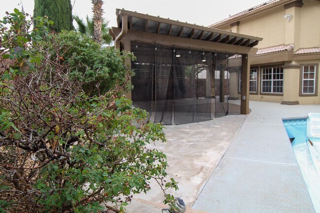 Building Photo - 1984 Paseo Granada Ln