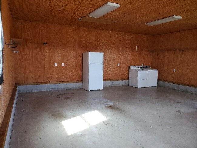 Building Photo - You have to see this beauty!