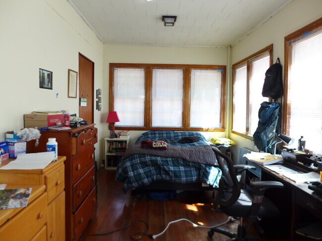 Primary Photo - 5 Leamington Rd