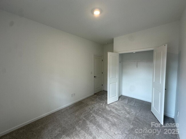 Building Photo - 1635 Blanche St