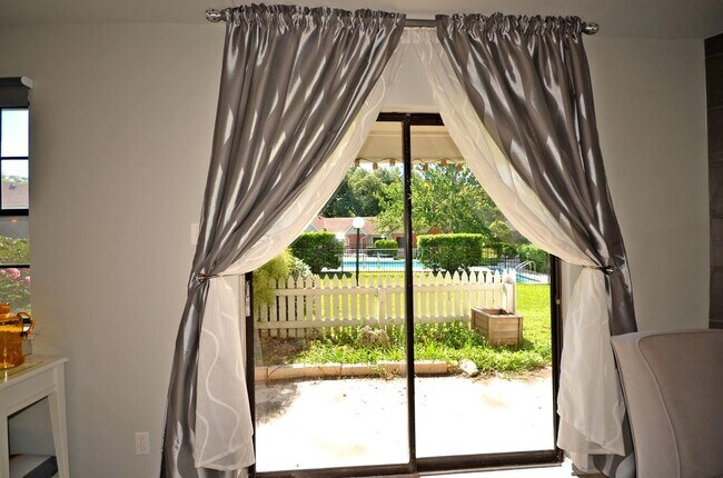 Building Photo - 1601 Faro Dr