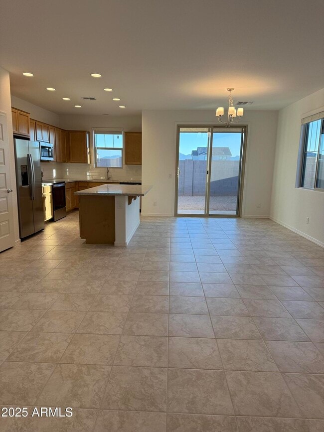 Building Photo - 9973 W Mitchell Ave