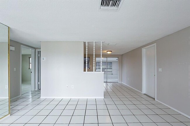 Building Photo - Charming 2BR House in Port Richey