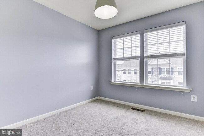 Building Photo - 44104 Turf Field Square