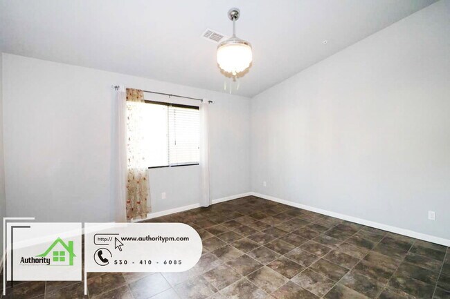 Building Photo - 1417 Montana Ave