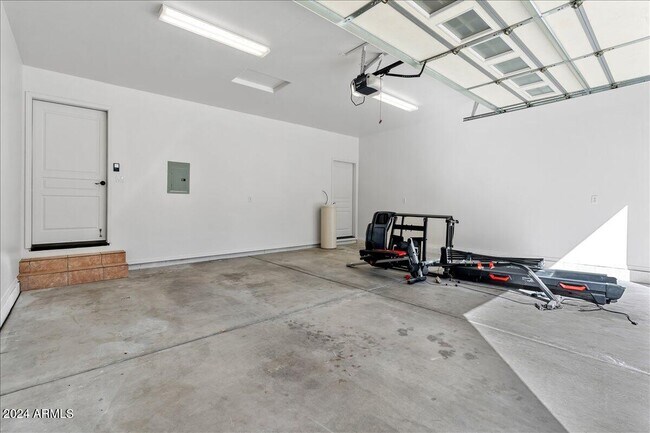 Building Photo - 1280 Majestic Vw Dr