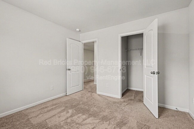 Building Photo - 6018 Weddington Pointe Dr