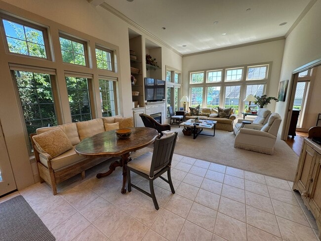 Building Photo - 4bd/4ba Kirkland House