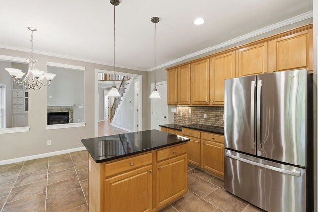 Building Photo - Gorgeous and Spacious 5 Bedroom Home, Cul-de-sac lot, Vaulted Ceilings, Large Backyard, Stunning ...