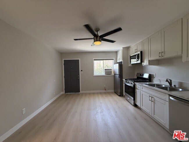 Building Photo - 1505 Cochran Ave