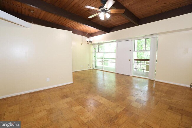 Building Photo - 4325 Americana Dr