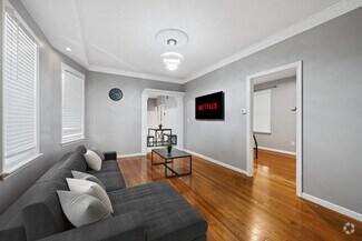 Building Photo - 18 W 40th St