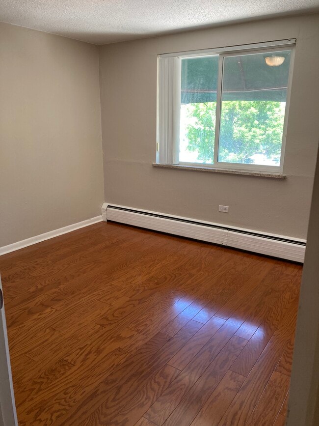 2nd Bedroom - 830 E 11th Ave