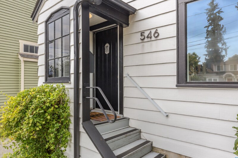 Building Photo - 546 NE 84th St