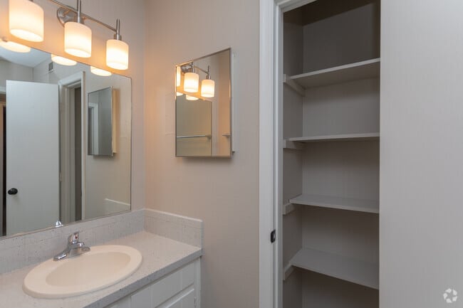 Interior Photo - Willow Creek Apartments