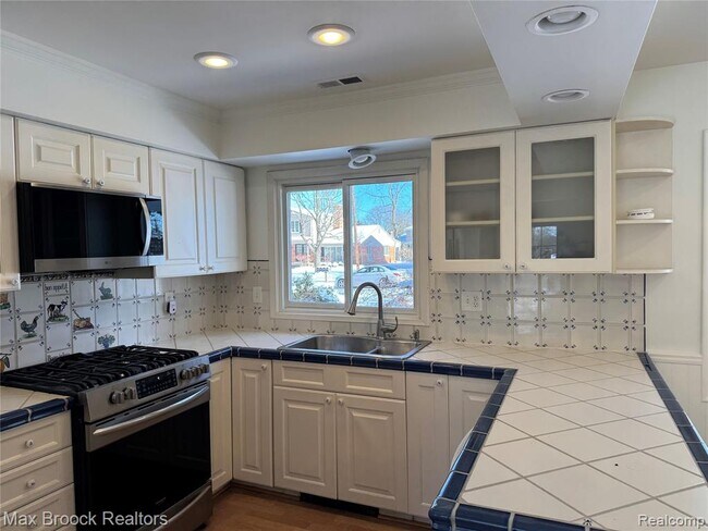 Building Photo - 4138 Westover Dr