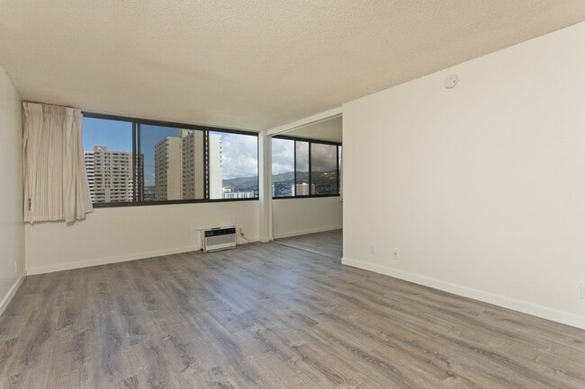 Building Photo - Kukui Plaza #D1905 - Downtown Convenience ...