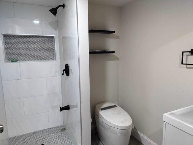 Building Photo - 32 Newell Ave