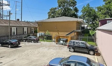 Building Photo - 1118 Monroe St