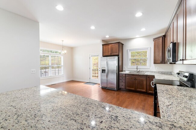 Building Photo - 2410 Winthrop Dr