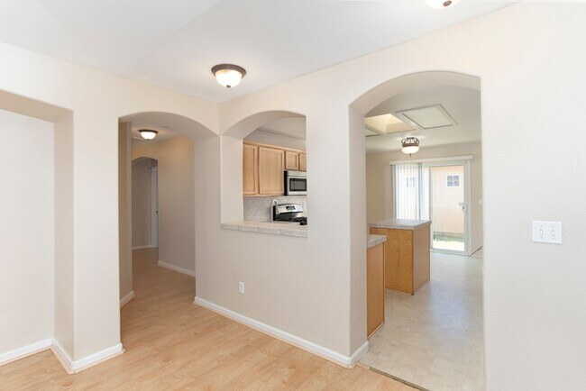 Building Photo - Schedule a tour today for a BEAUTIFUL 3-Be...