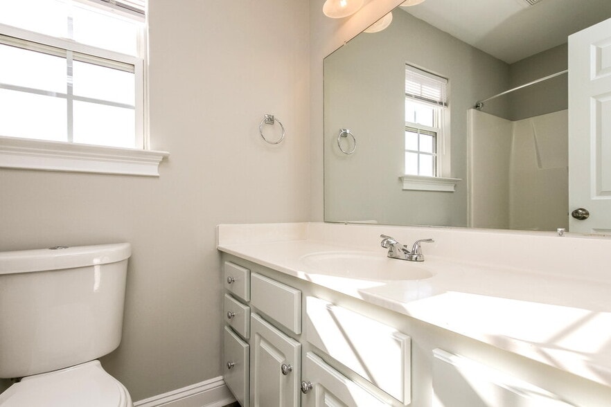 Building Photo - 7728 Royal Park Ln