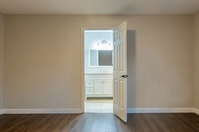 Building Photo - 3/2 located in Ft. Walton Beach