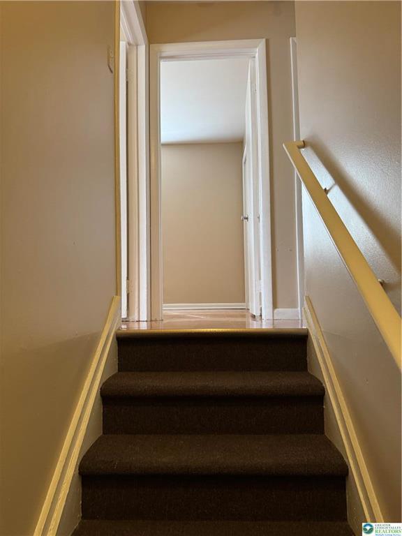 Building Photo - 1538 E 8th St