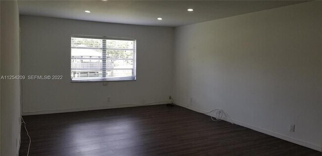 Building Photo - 5170 SW 40th Ave