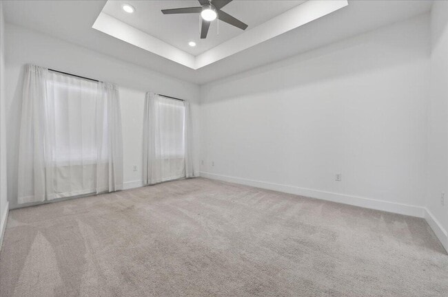 Building Photo - 210 Lyla Ln