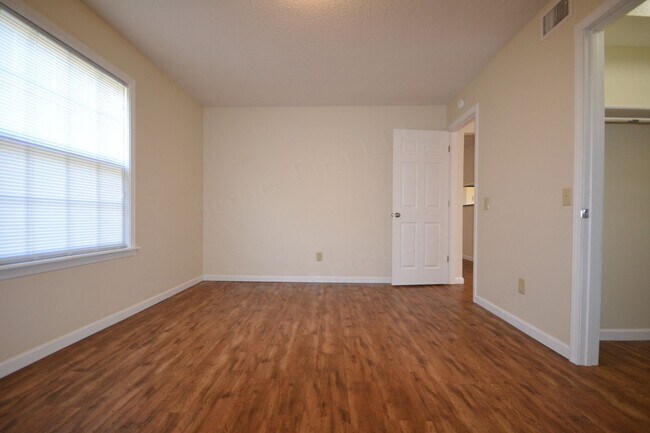 Building Photo - Marionville Southview I Apartments