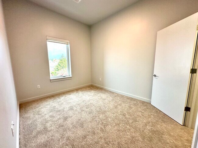 Building Photo - 45 E Central St