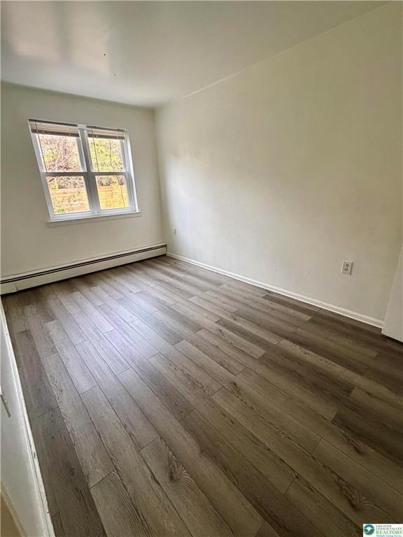 Building Photo - 689 W Brookdale St