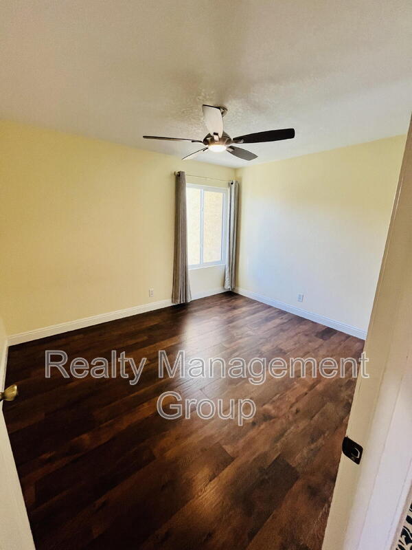 Building Photo - 7360 Park Ridge Blvd