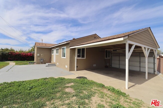 Building Photo - 14908 Steprock Dr
