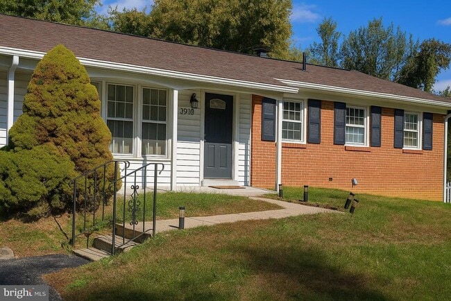 Building Photo - 3910 Canterbury Way