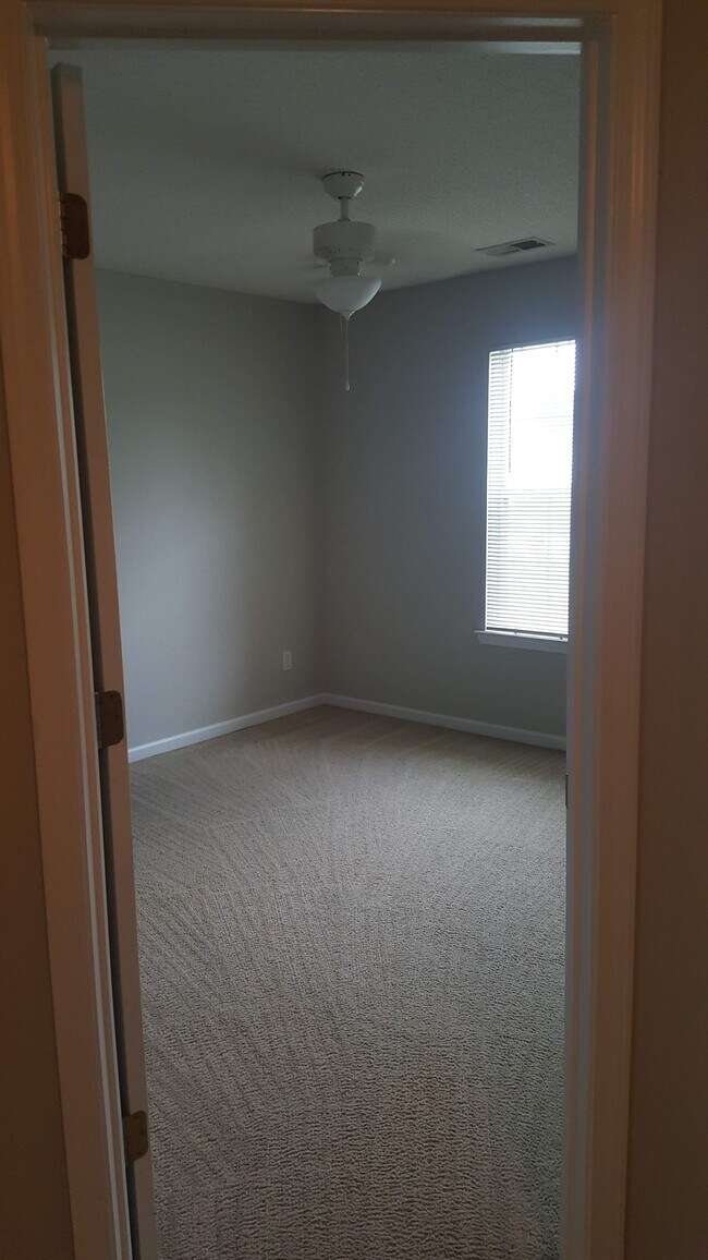 Building Photo - 182 Cherry Laural Lane