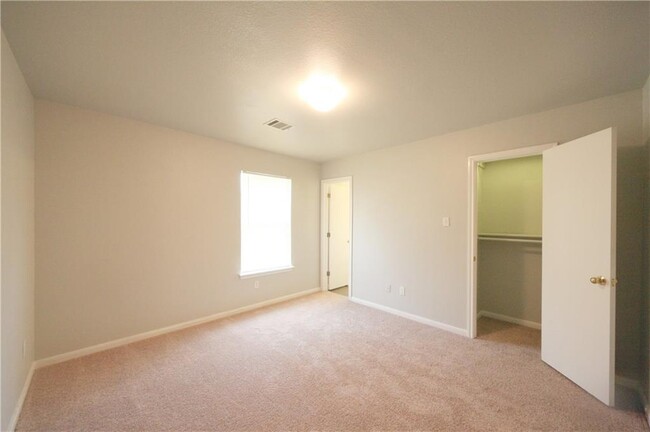 Building Photo - 2874 Southampton Way