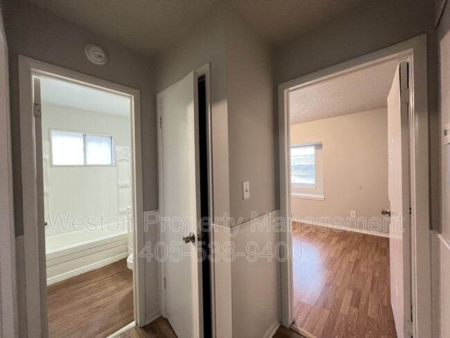 Building Photo - 2909 SW 65th Pl
