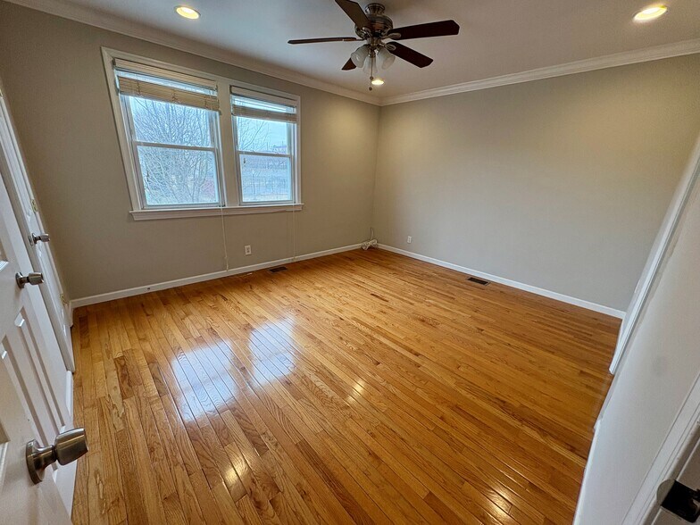 Main Bedroom - 1916 C St NE