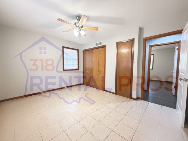 Building Photo - Four Bedroom Two Bath Home