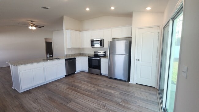 Building Photo - new 3/2 home