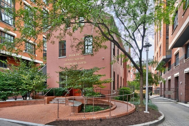 Building Photo - 1/2 off one month’s rent with a lease star...