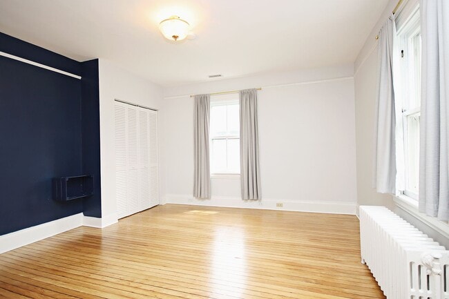 Building Photo - Charming Dog-Friendly Downtown Home Near UVA Medical Center