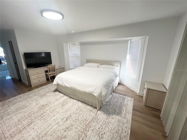 Building Photo - 255 Medalist Rd