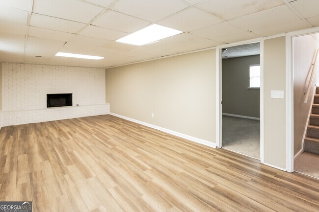 Building Photo - 8295 Englewood Trail