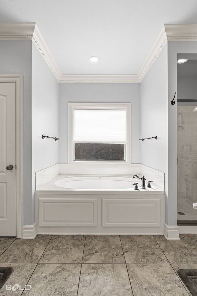 Building Photo - 135 Eagle Bend Way