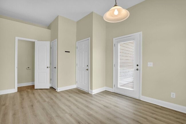 Building Photo - 102 Moonlight Trail