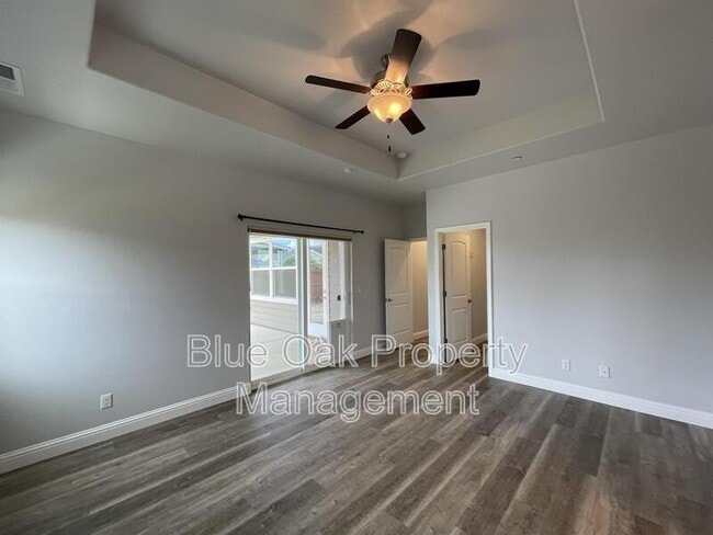 Building Photo - 3032 Biscayne Bay