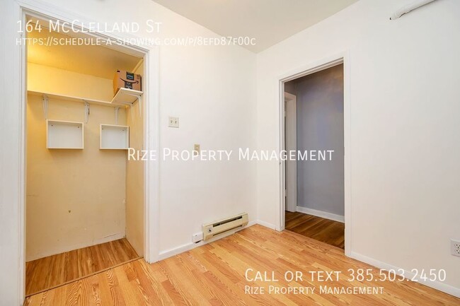 Building Photo - 164 McClelland St